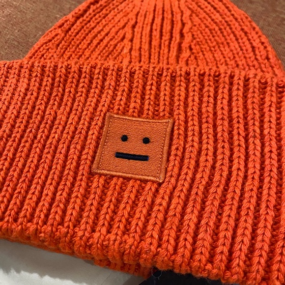 Acne Studios Orange Mini Face Patch Logo Knit Beanie - Picture 2 of 6